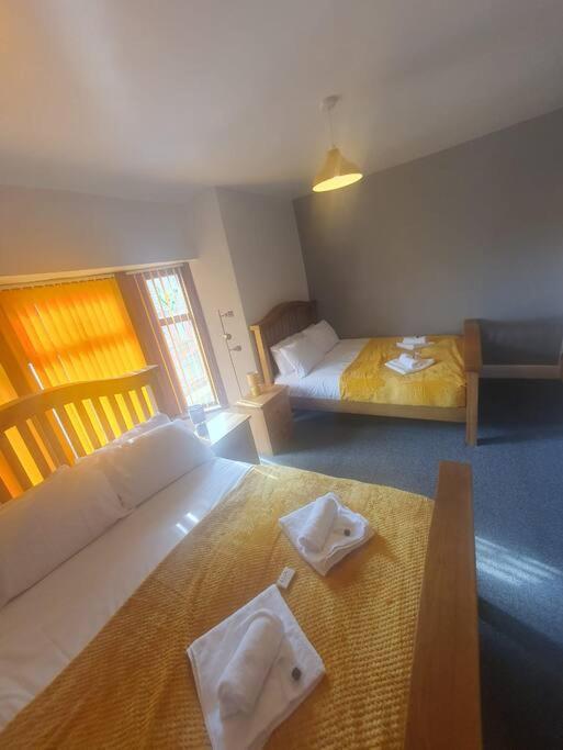 Villa Guardian View Abertillery Esterno foto