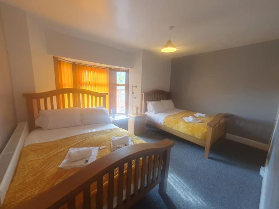 Villa Guardian View Abertillery Esterno foto